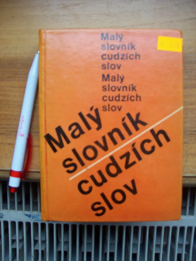 Malý slovník cudzích slov