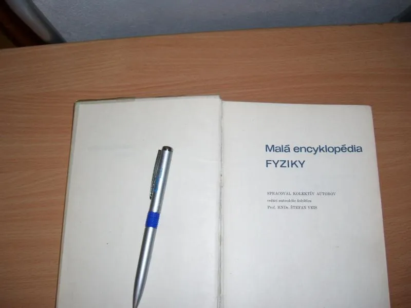 11/1;16/1 Malá encyklopedia fyziky
