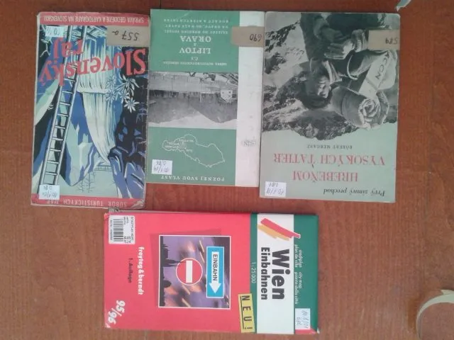 10.1/18-21 2 brozurky + 2 mapy á 1,6€