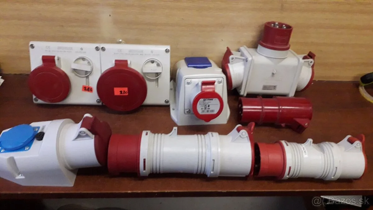 Špeciálne adaptéry 400V 16 a 32A (zásuvky)