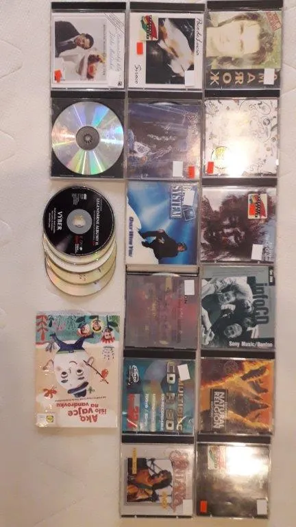 CD nosiče (v obaloch po 2€, bez po 1€)