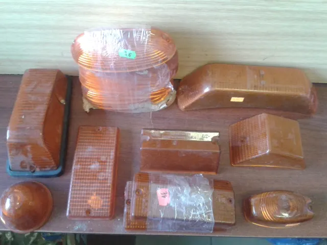 Krytky smeroviek (sklíčka) oranžové