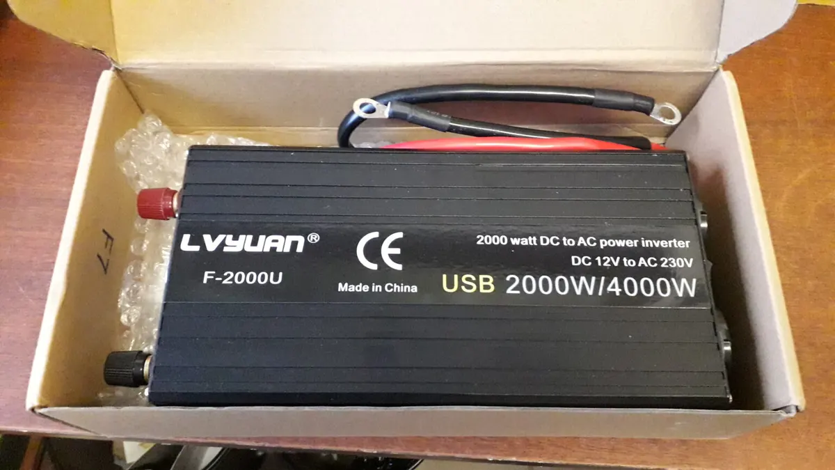 Menič napätia 12V DC/230 V AC 2000/4000W Lvyuan USB 48€