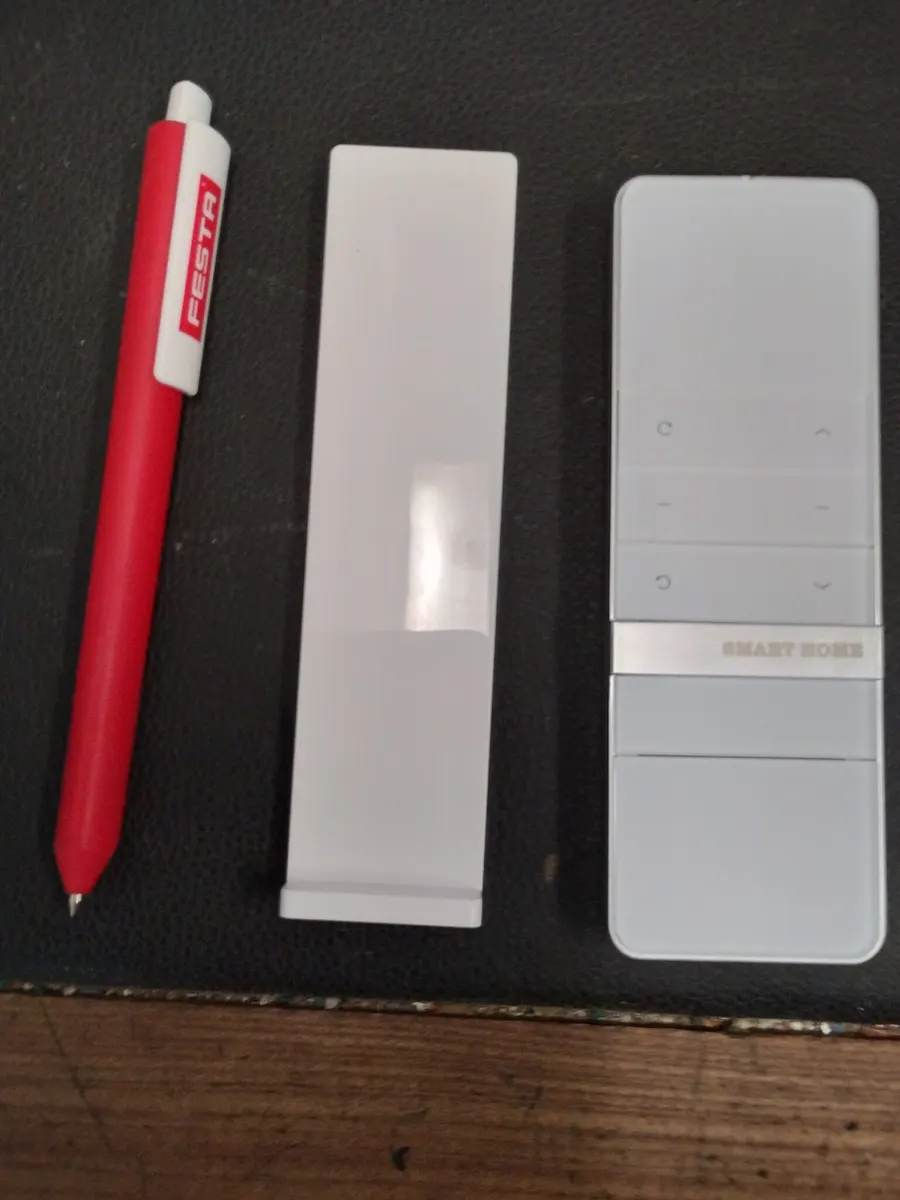 Diaľkové ovládače žalúžií DD1810H 433MHz 3V CR2450 magnetický držiak na stenu 3ks po 38€