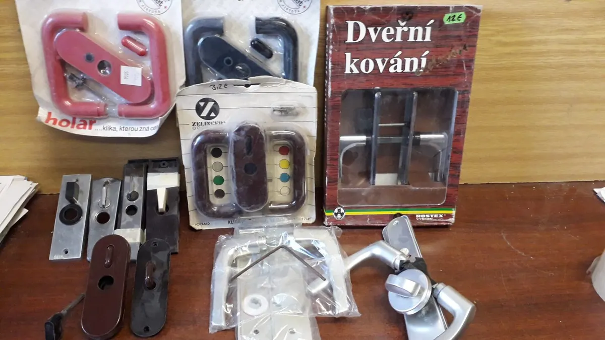 Kovania dverí medziizbové