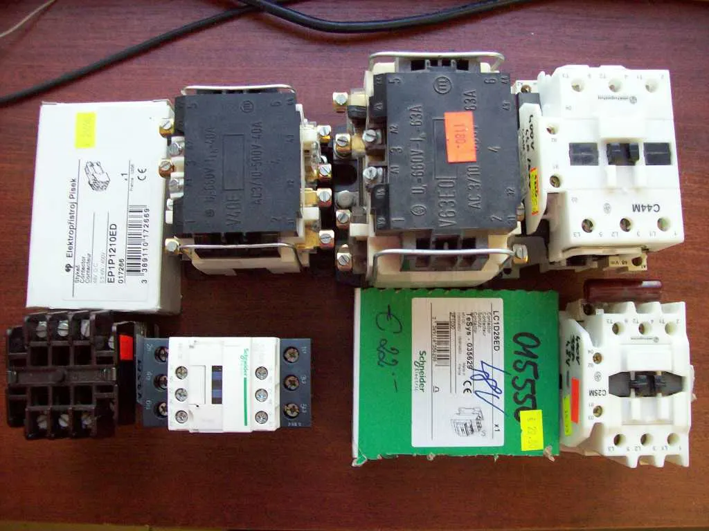 Stykače s cievkou 48V DC (jednosmerný) 12-63A (5,5-22kW) pri 380V