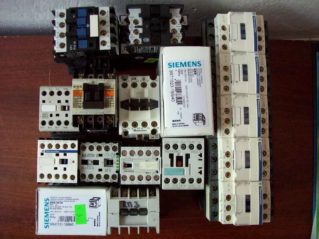 Stykače 380V s cievkou 24V DC (jednosmerné) 3-12 A (1-5,5kW)