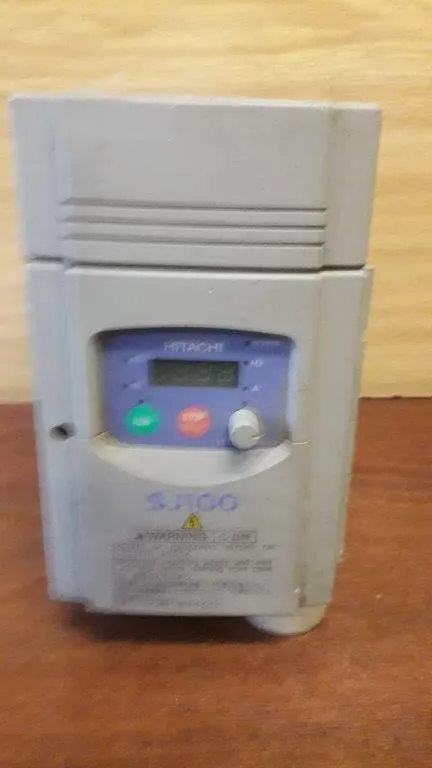 Frekvenčný menič Hitachi SJ100 – 015NFE 1,5kW digitál použitý bez manuálu 28€!