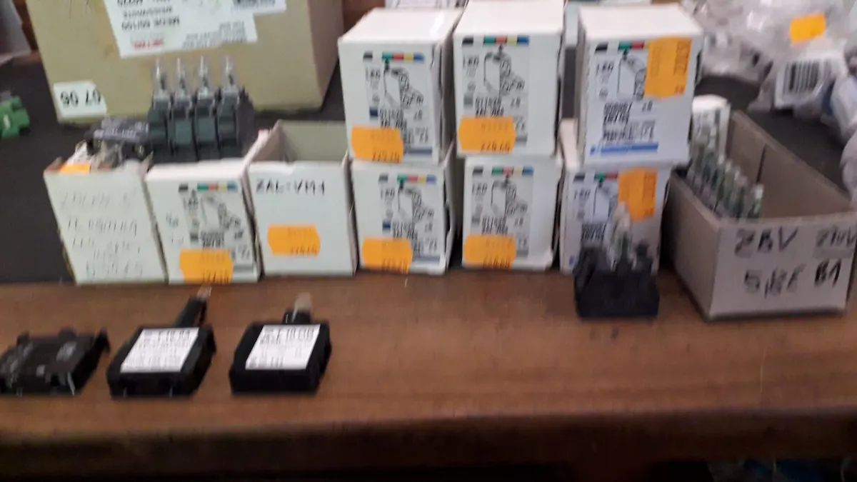 Svetelné jednotky a signálky pre ovládače T10 resp. M22: