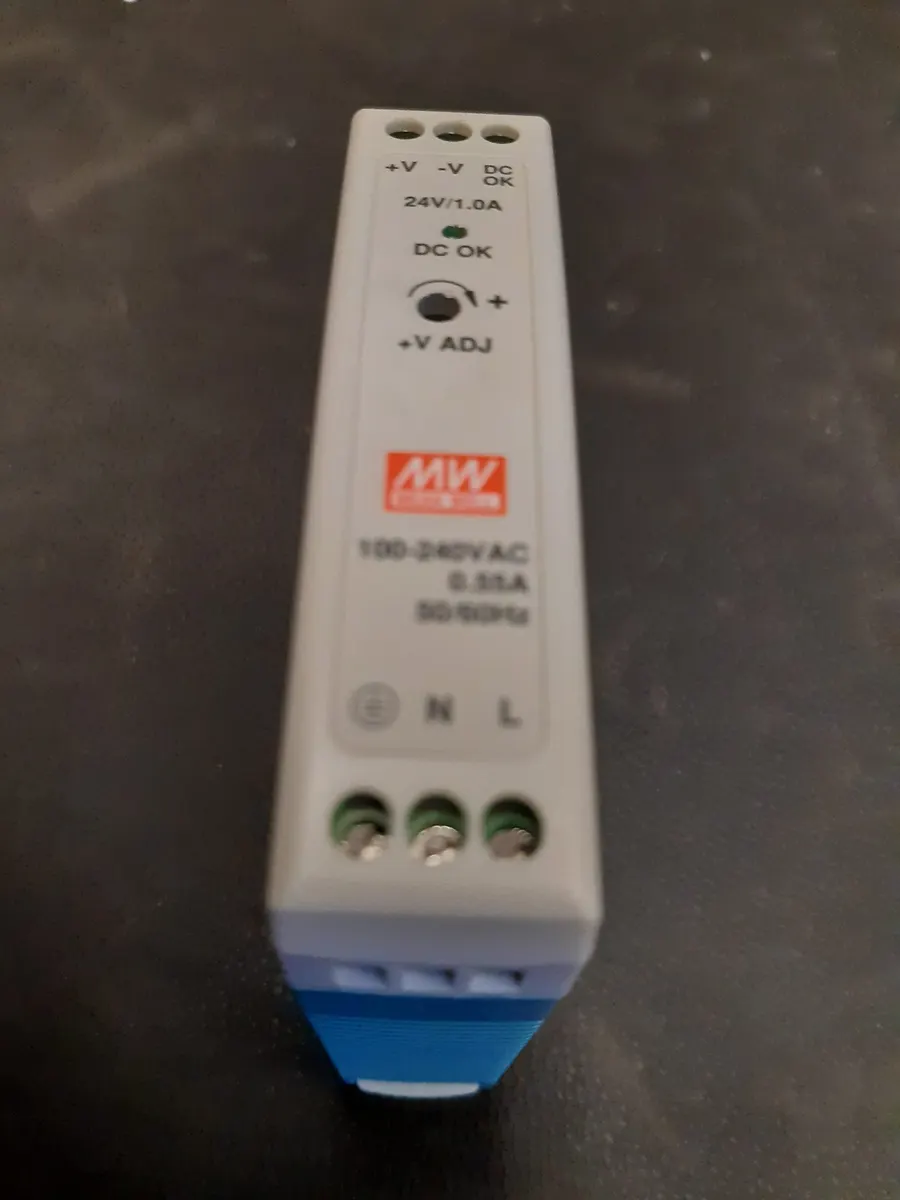 Zdroj elektronický