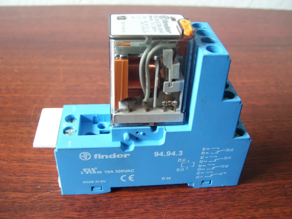 Relé Finder