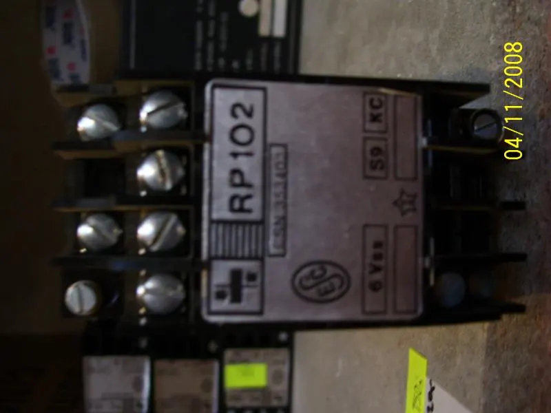 Relé RP102