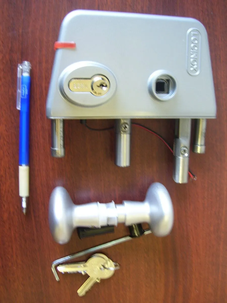 zámok elektromechanický