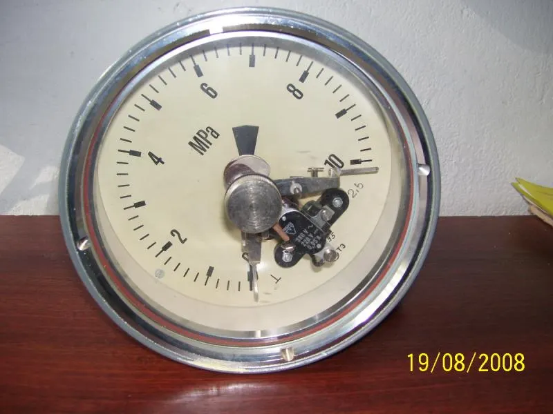Manometer spínací Prema