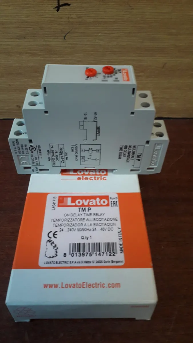 Relé časové Lovato TM P 24-240V AC