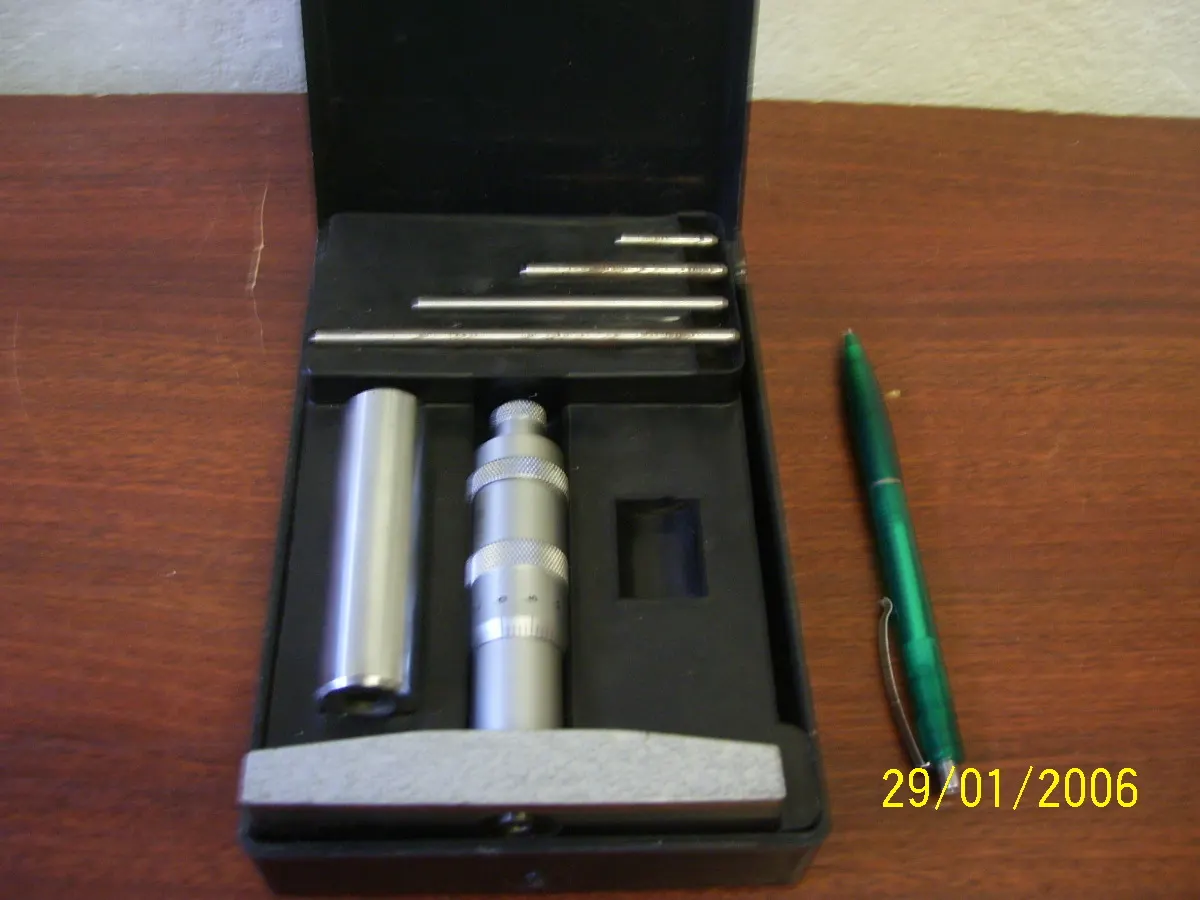 Hĺbkometer mikrometrický