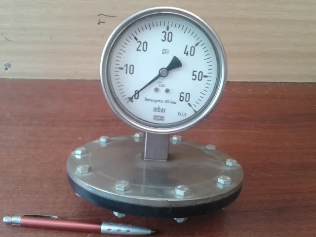 Manometer nerezový