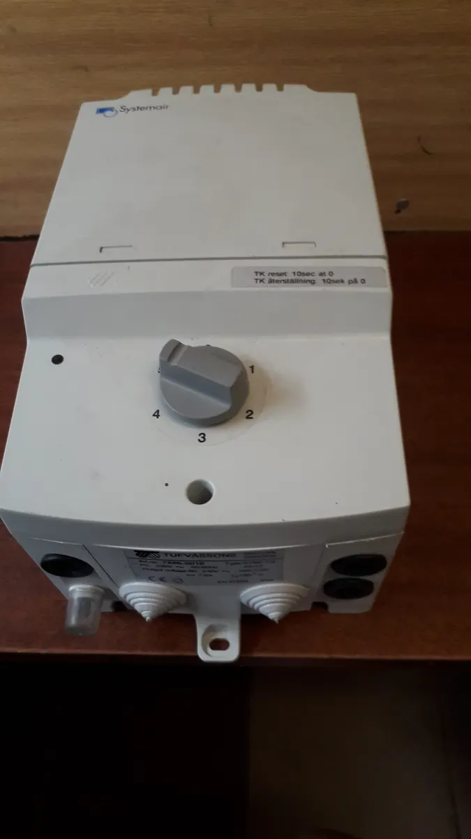 Regulátor otáčok ventilátorov