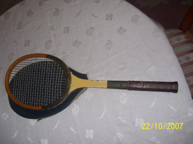 Tenisová raketa