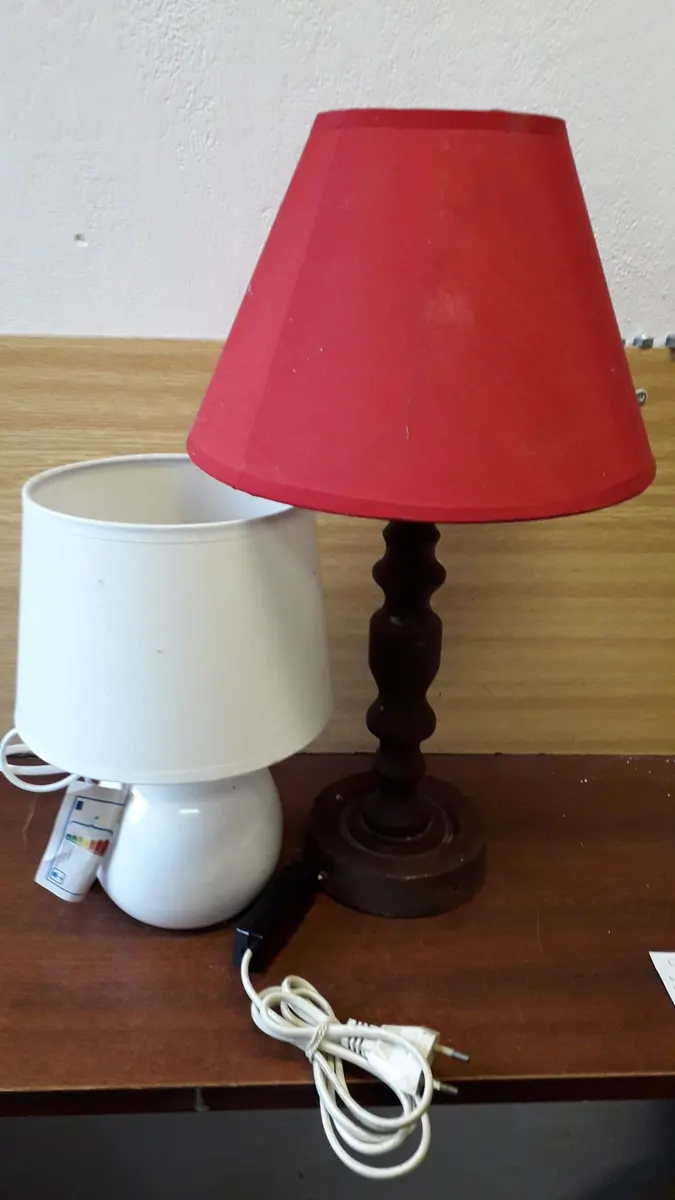 Stolové lampy s tienidlami
