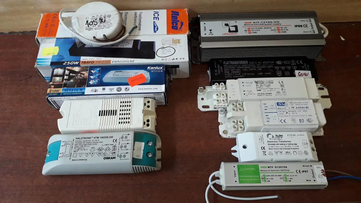 Zdroje (transformátory) 12V AC
