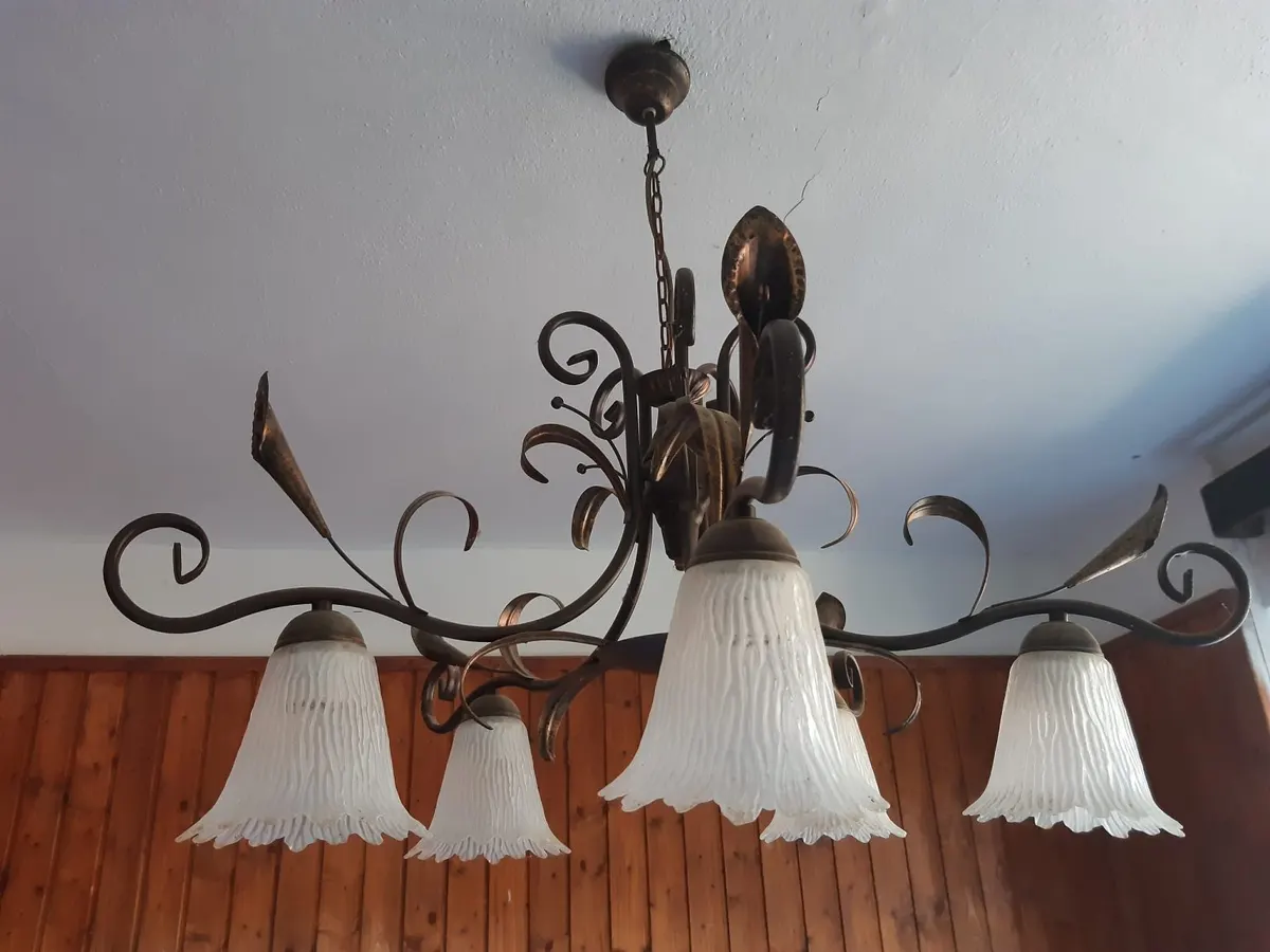 Luster kovový