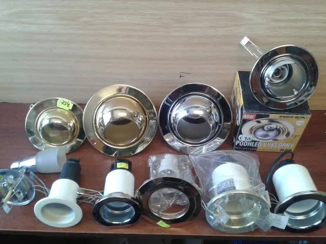 Svietidlá bodové vstavané 230V