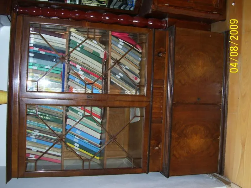 Knihovnička 120x40x180cm