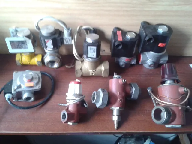 Elektromagnetické ventily na zemný plyn (solenoidy):