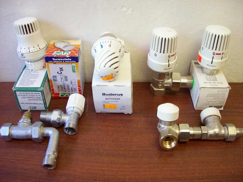 Termostatické ventily a hlavice atypické