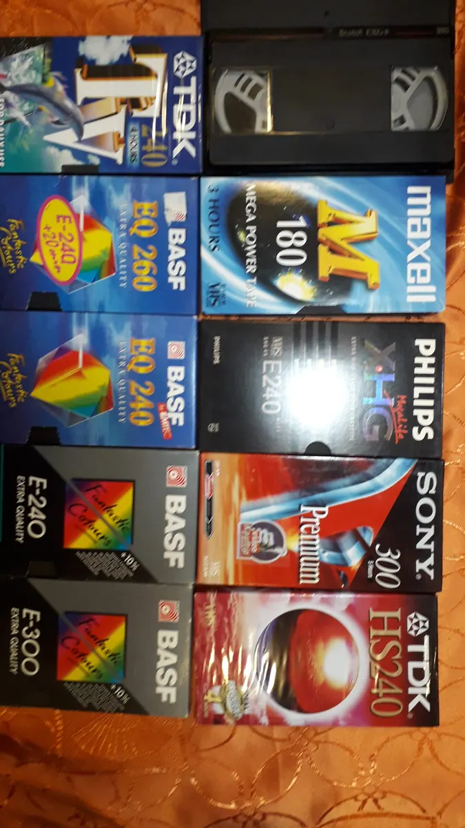 Kazety VHS čisté nové po 2,8€