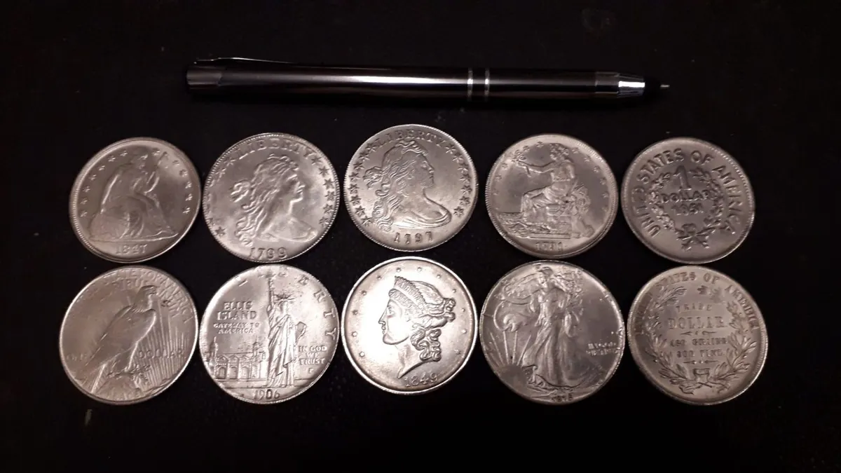 Mince dolárové strieborné USA