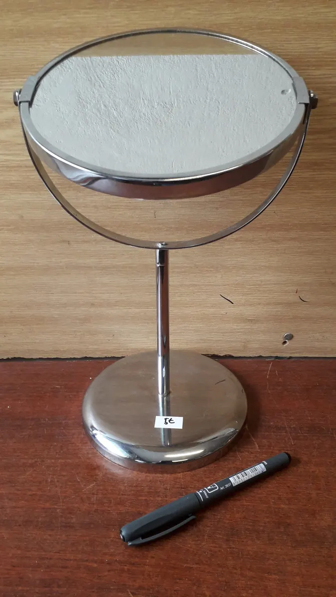 Parabolické kozmetické zrkadlo