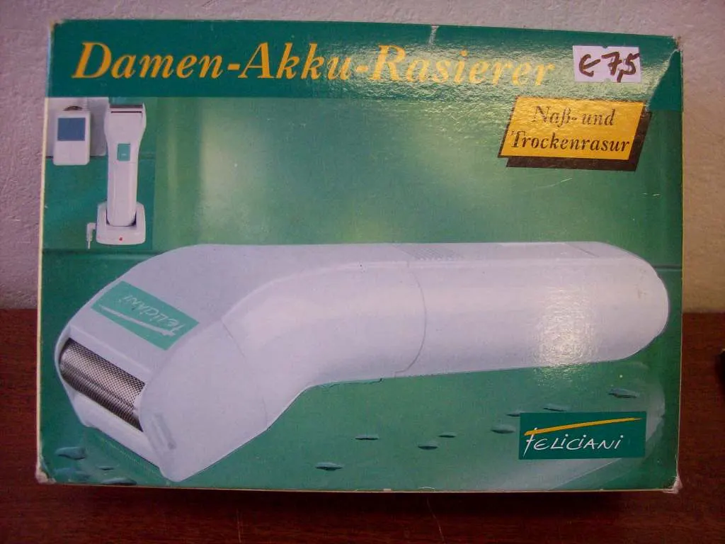 Dámsky holiaci strojček